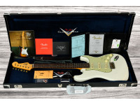 Fender Custom Shop 64 StratocasterJourneyman Relic Aged Olympic White Fender Custom Shop 64 StratocasterJourneyman Relic Aged Olympic White